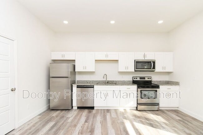 Foto del edificio - 1213 N Chamberlain Ave