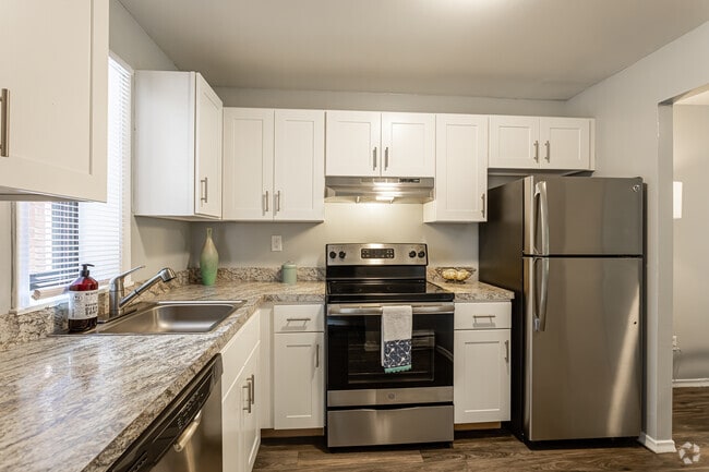 Interior Photo - 100 Memorial Drive