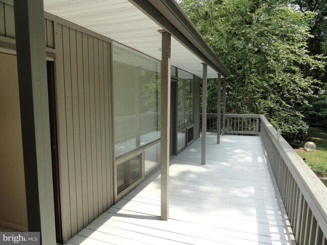 Building Photo - 4220 Elizabeth Ln