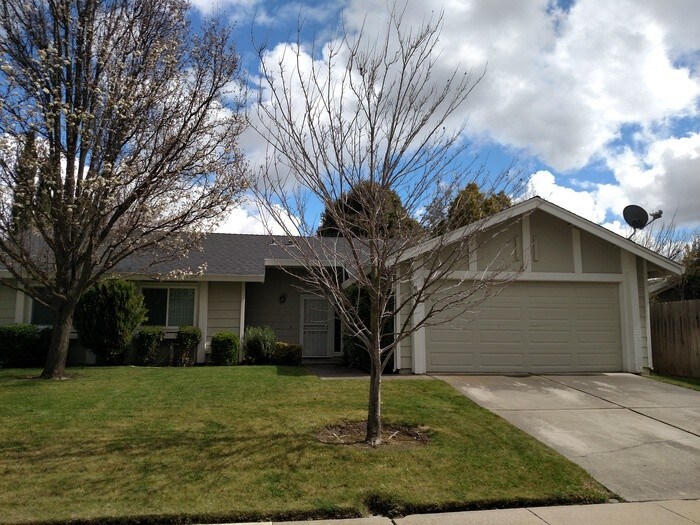 Foto principal - 63 Stanislaus Cir