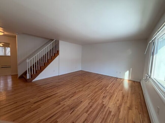 Foto del edificio - 14 Arbor Hill Drive