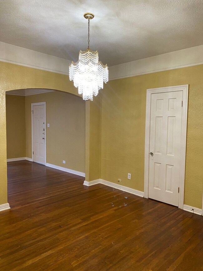 Foto del edificio - 268 E Lullwood Ave