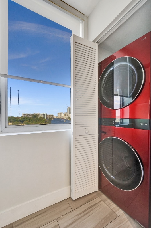 Building Photo - 2602 E Hallandale Beach Blvd