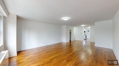 Building Photo - 401 E 88th St