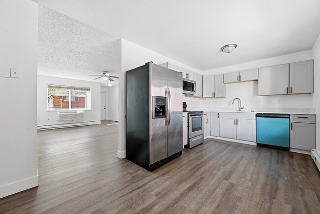 Photo - $1,495.95 2-bed, 1-bath, located in Denver with a washer and dryer. Apartment