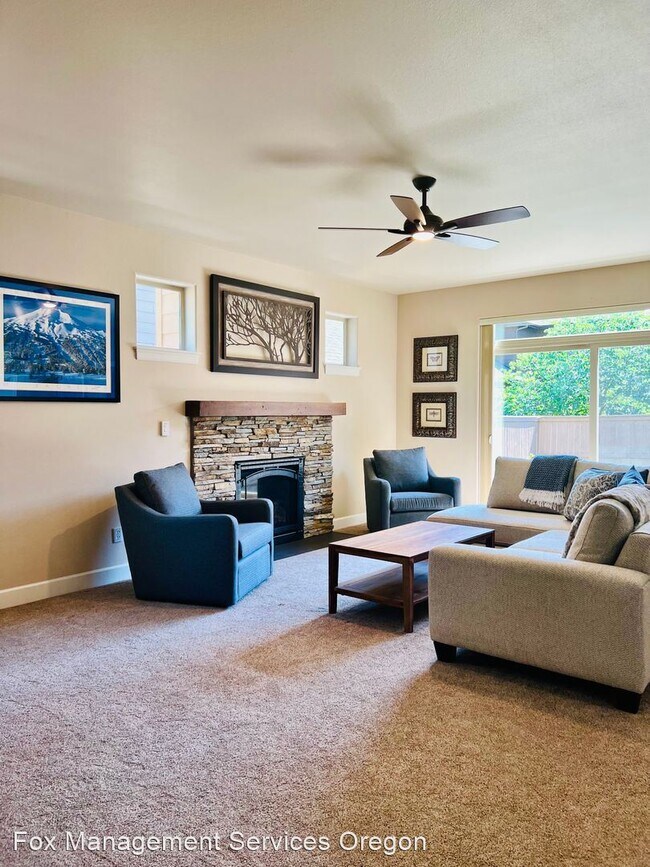 Foto del edificio - 3 br, 2.5 bath House - 19715 Hollygrape St