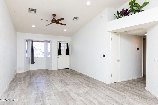 Foto del edificio - Move in ready 3 bedroom, 2bath in Chandler