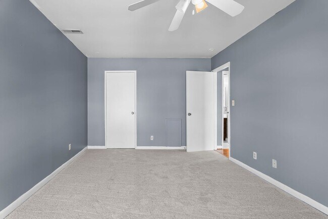 Foto del edificio - 6087 Majors Ln