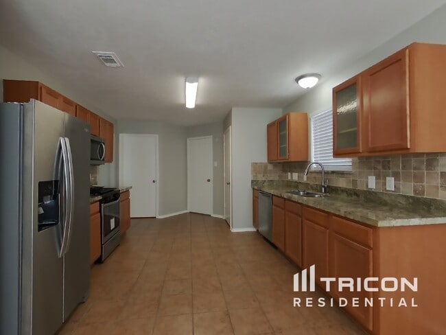 Building Photo - 33111 Cottonwood Bend