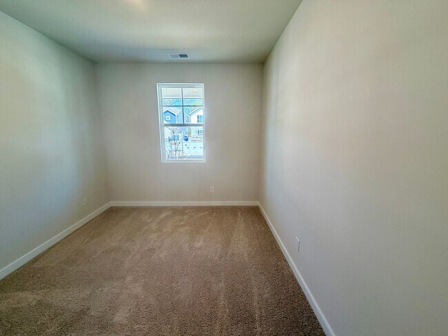 Foto del edificio - Brand New 4BR/3BA Home in Blue Sky Meadows