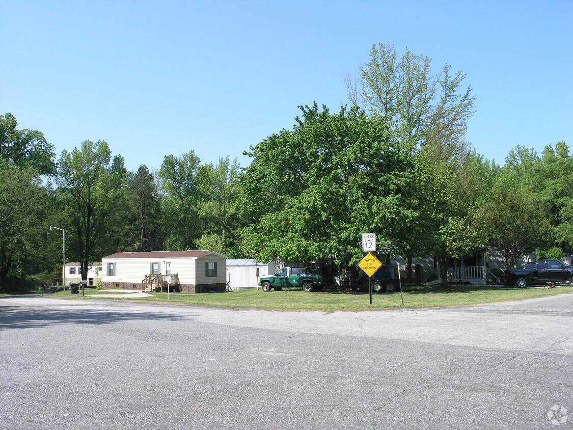 Primary Photo - 100 Barrington Cir