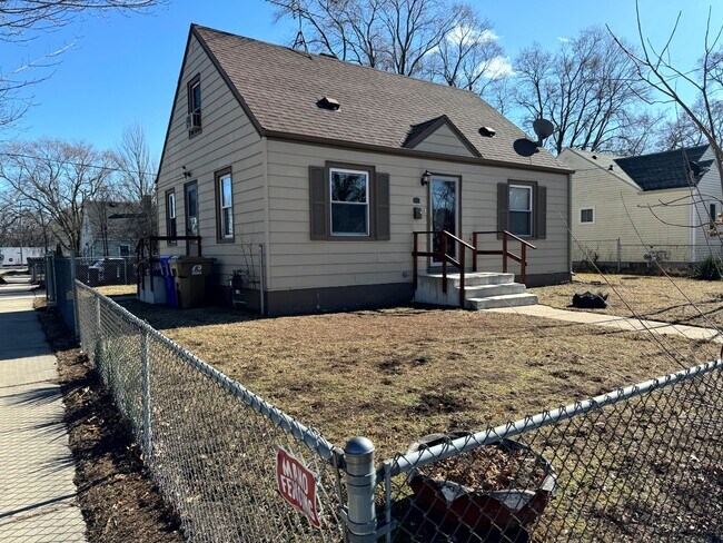 Foto del edificio - 3 bedroom Kenosha cape cod