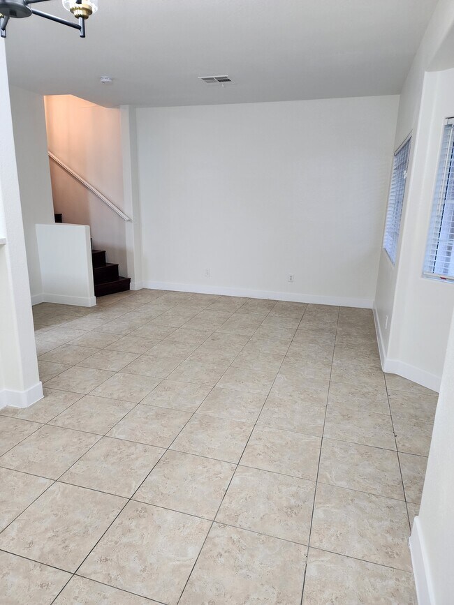 Foto del edificio - 929 Dusty Creek St