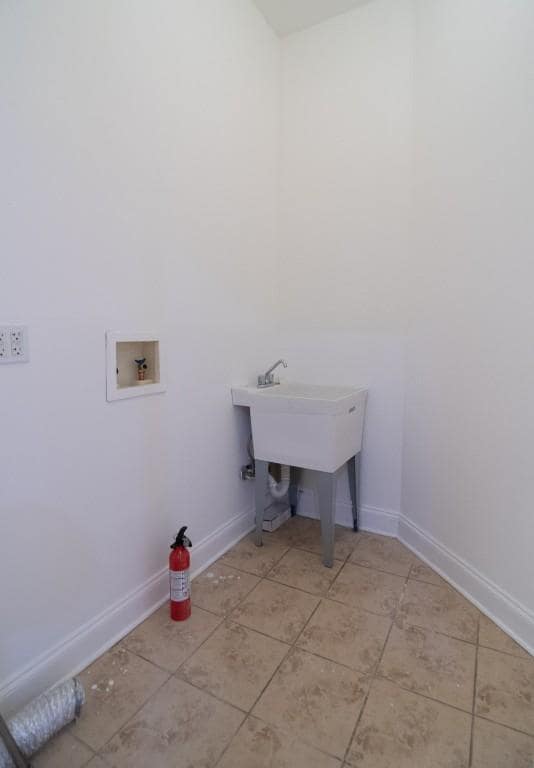 Foto del edificio - 4 bedroom in CHICAGO IL 60637