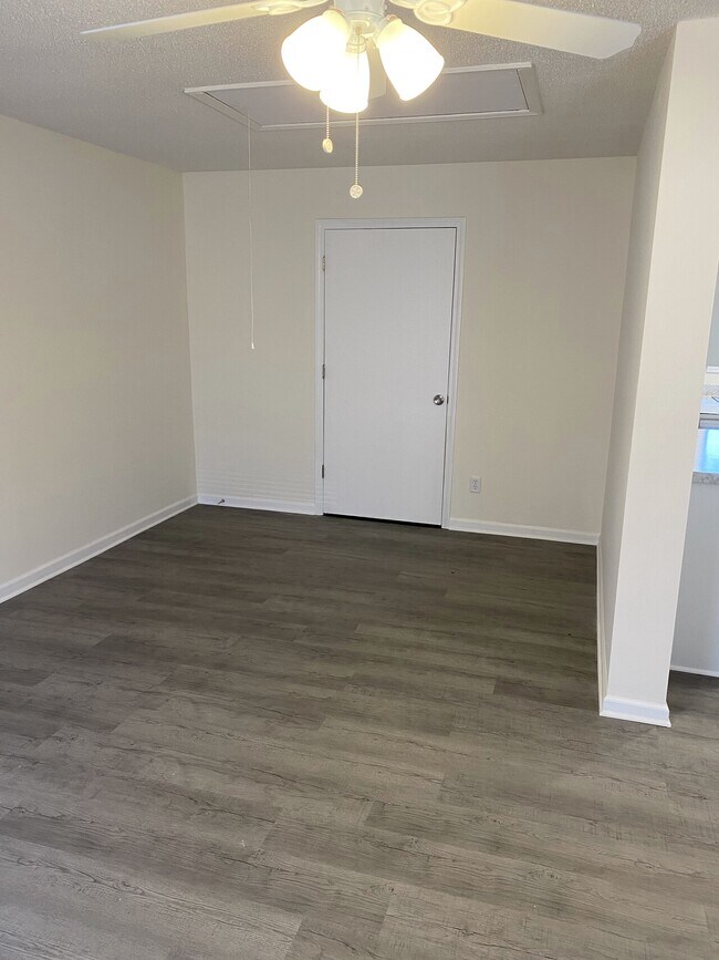 Building Photo - 8068 Whitebrook Dr