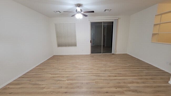 Family Room - 634 E Krista Way