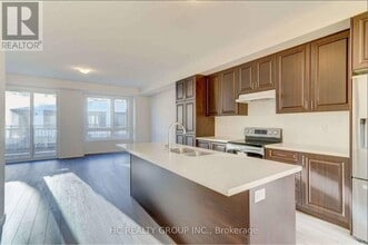Building Photo - 18 William Russell Ln
