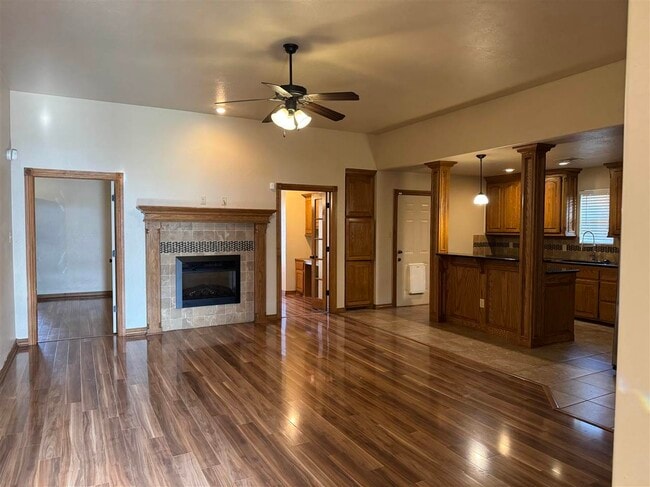 Building Photo - 2310 SW 45th St