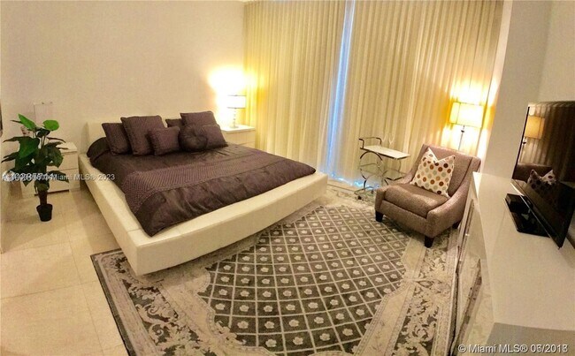 Foto del edificio - 15901 Collins Ave