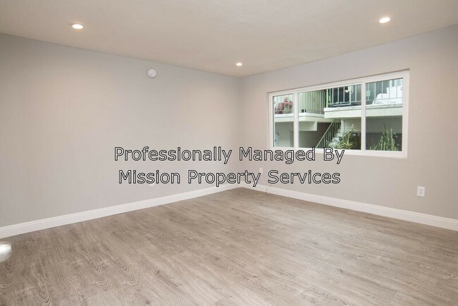Foto del edificio - 5912 Willoughby Ave