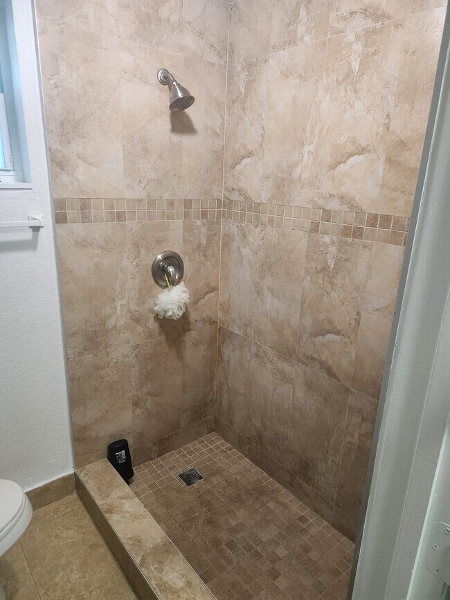 Building Photo - 14721 Pierce St