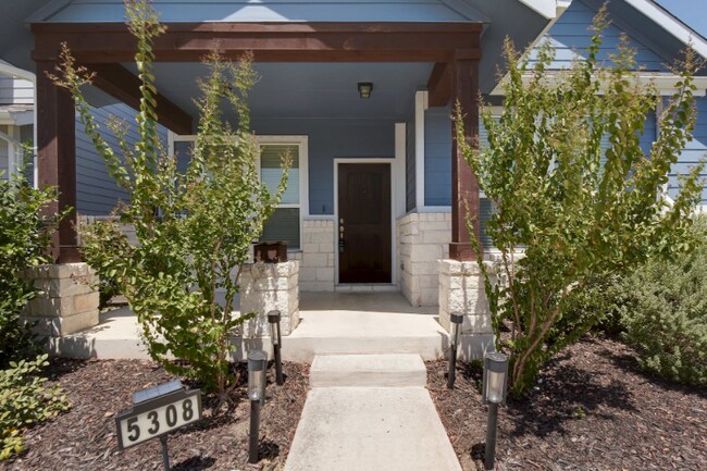 Foto del edificio - 5308 Fox Wing Way