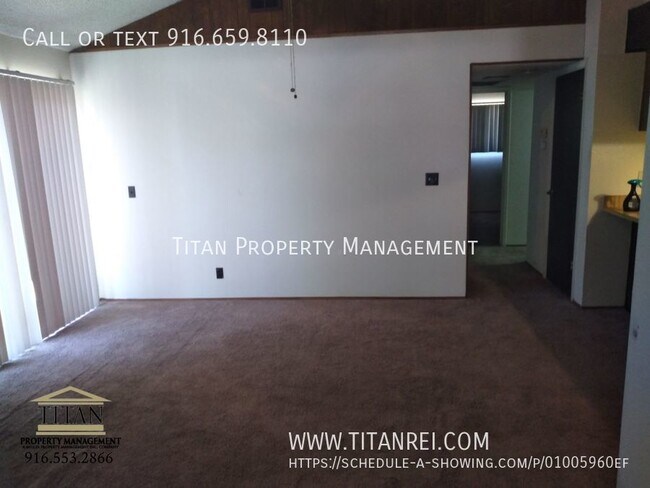 Building Photo - Rosemont 2bed/1ba Duplex Available!  -Mana...