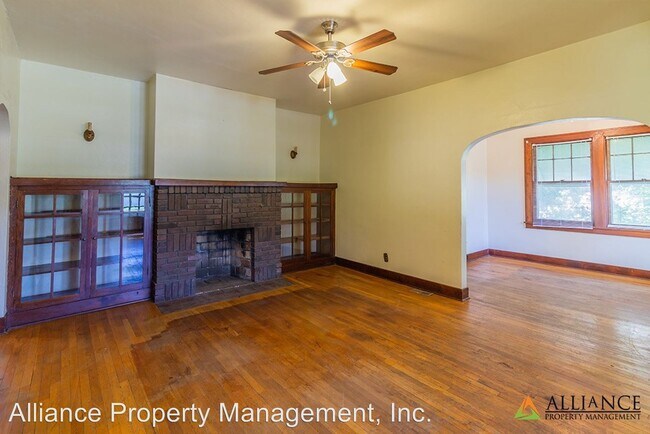 Foto del edificio - 4 br, 2 bath House - 1406 Houston St.