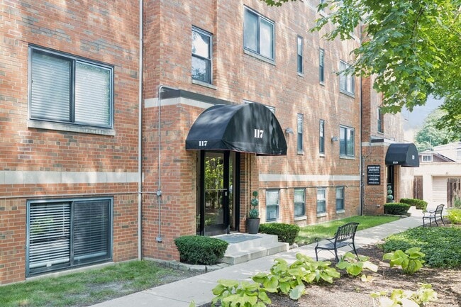 Interior Photo - Kenmore Park Apartments in Elmhurst