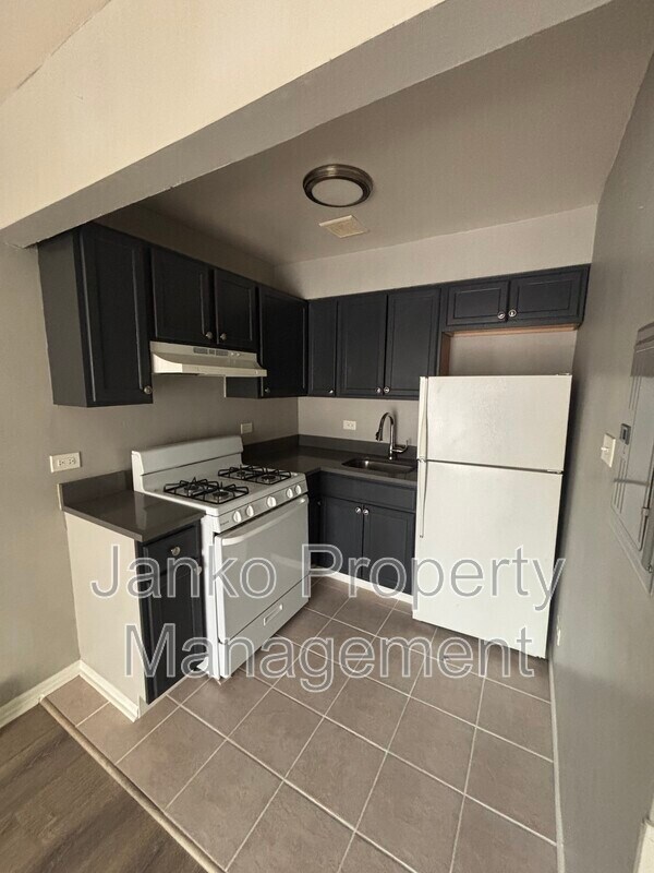 Foto principal - 3343 Commercial Ave