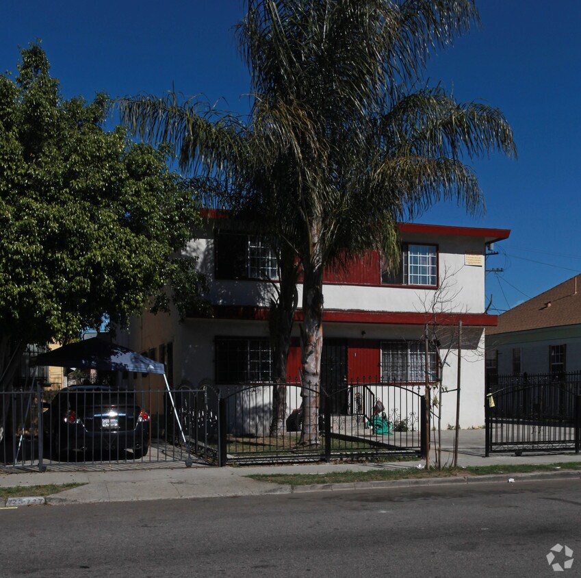 Foto del edificio - 731 E 25th St