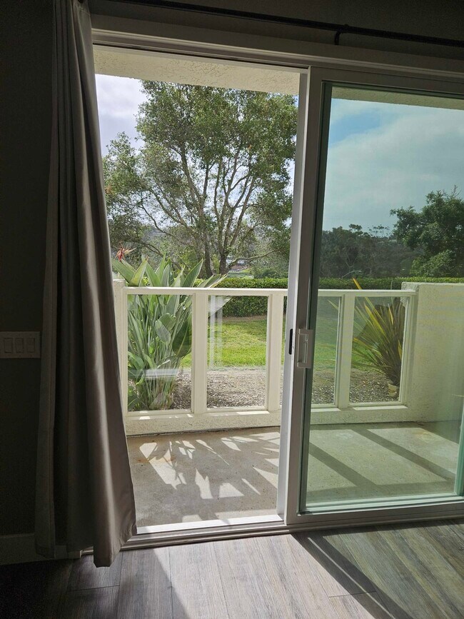 Building Photo - 30902 Club House Dr