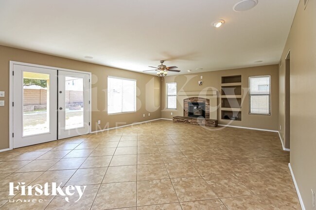 Building Photo - 2403 W Quick Draw Way