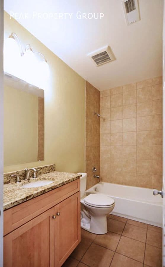 Foto del edificio - 1643 N Pearl St