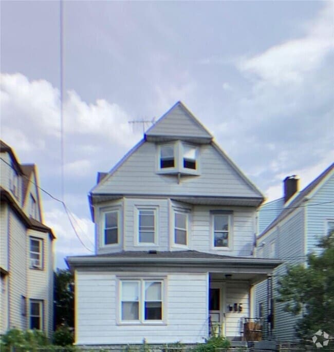 Building Photo - 145 N Terrace Ave