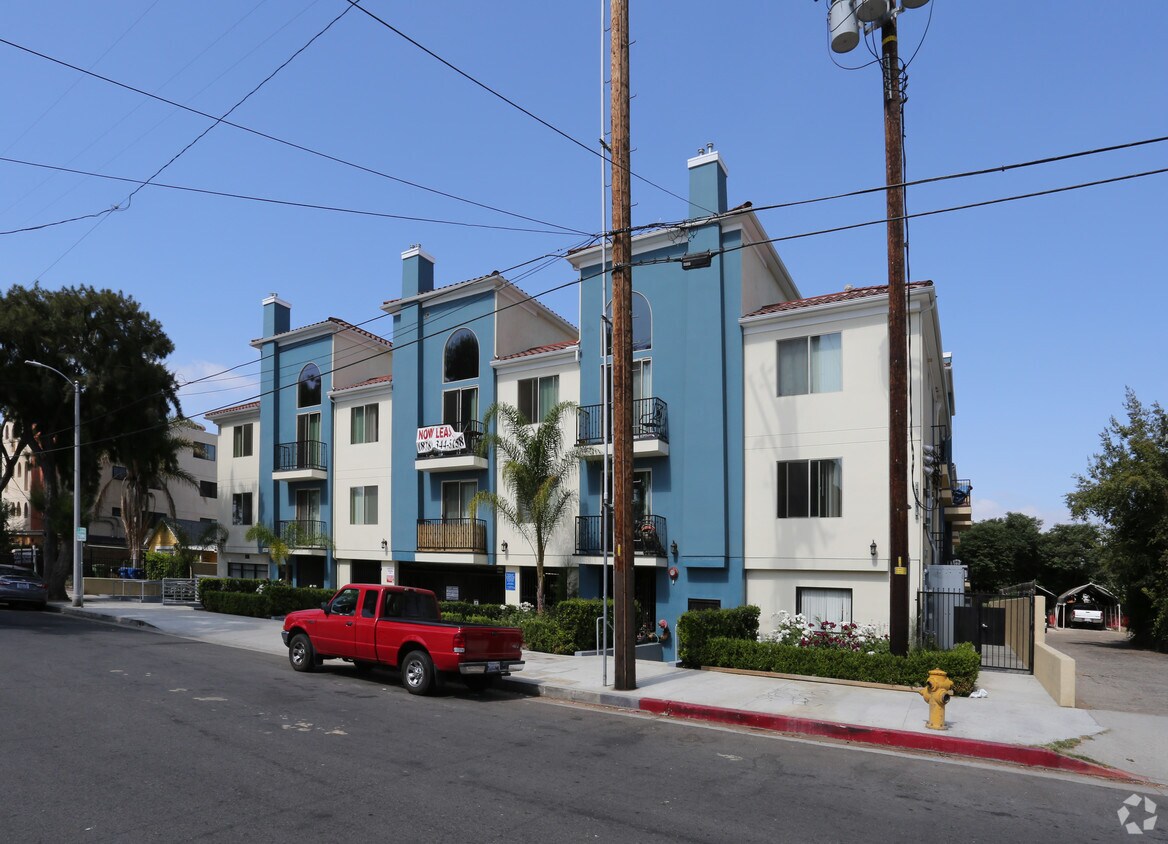 6825 Baird, ¡alejado - 6825 Baird Ave