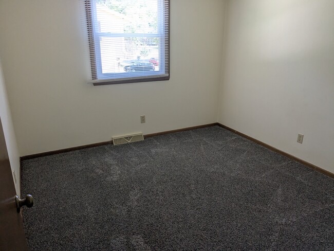 Building Photo - 617 11th Ave