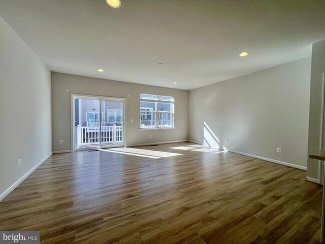 Foto del edificio - 8378 Sallyport St