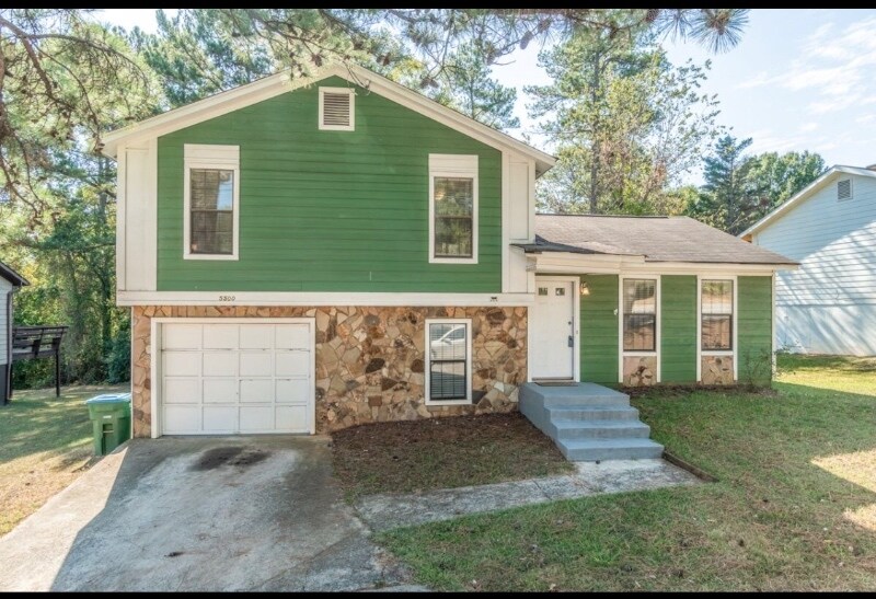 Primary Photo - 5500 Singleton Rd