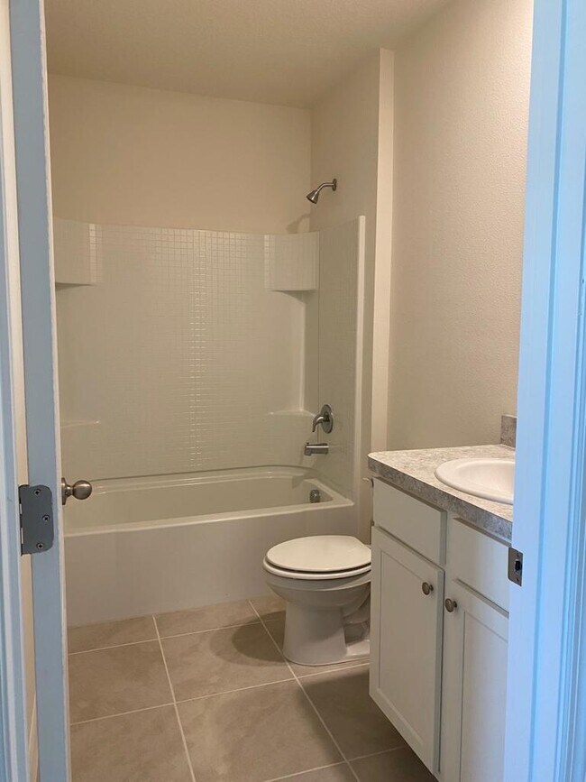 Building Photo - 9000 Carlotta Way