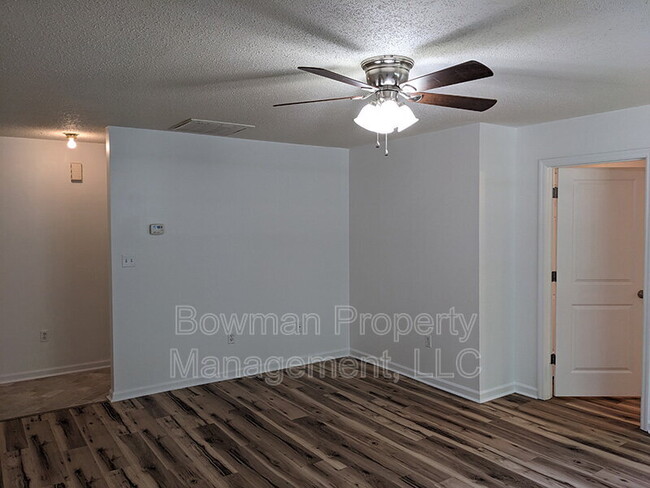 Building Photo - 255 Midway Rd