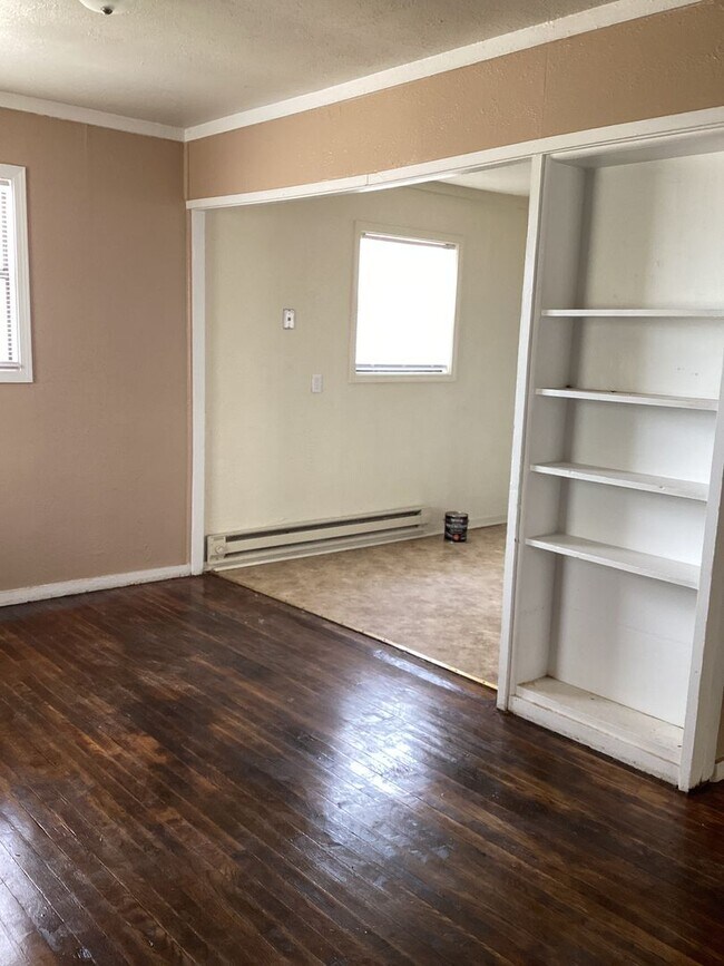 Foto del edificio - Newly Updated 2 bedroom Close to Morrison Park and High School!  Pets Welcome Upon Approval!
