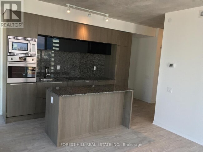 Building Photo - 88 Blue Jays Way