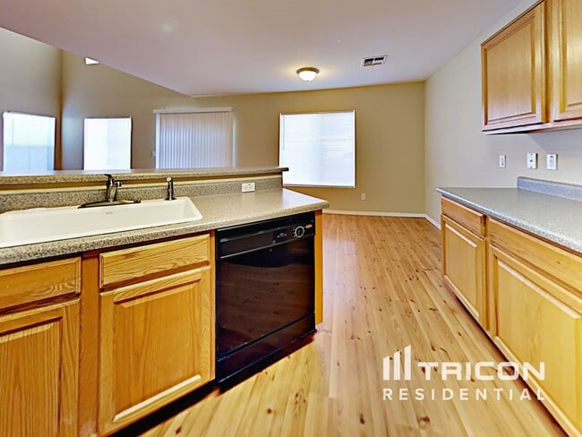 Building Photo - 22040 W Gardenia Dr