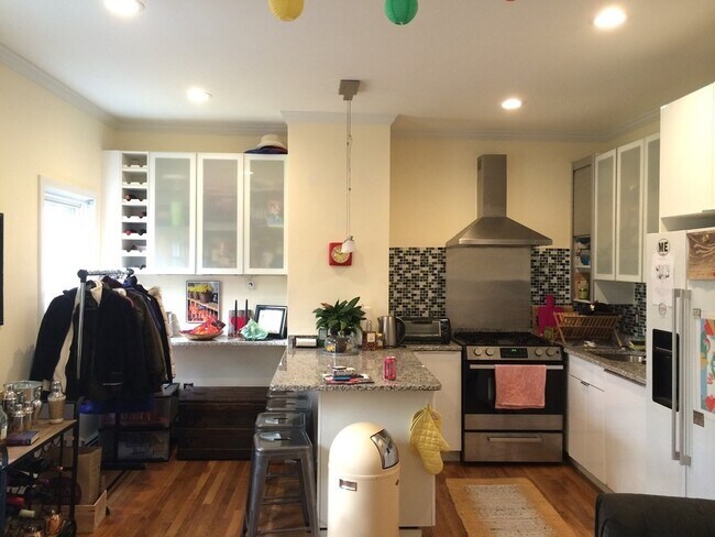 Foto del edificio - 174 Bolton St