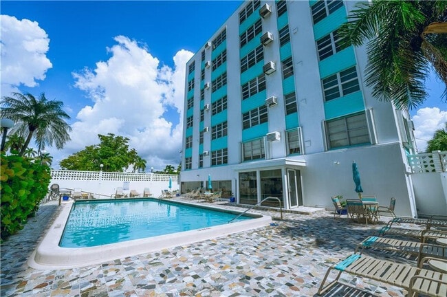 Foto del edificio - 600 N Birch Rd