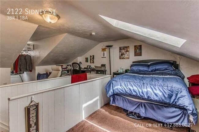 Building Photo - 3 bedroom 1 bath South Side!