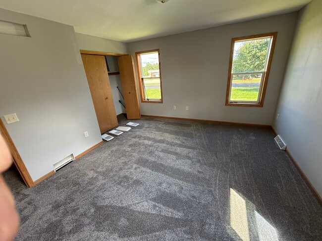 Building Photo - 6725 Wolf Hollow Rd