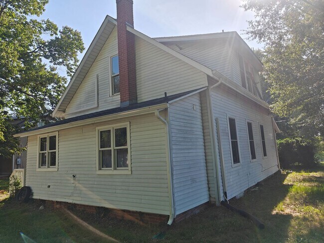 Foto del edificio - Three bedroom home in Midlothian