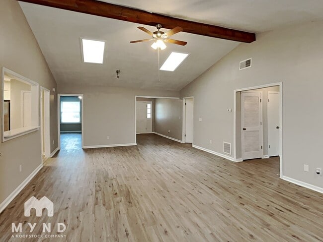 Building Photo - 5158 Sand Ridge Ct